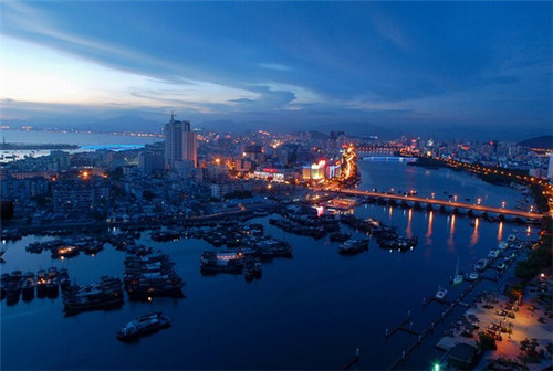 是星空上的银海是什么歌（星空上的银海是什么意思）